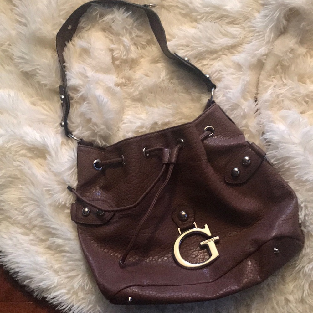 GUESS shoulder bag 💕.   OS